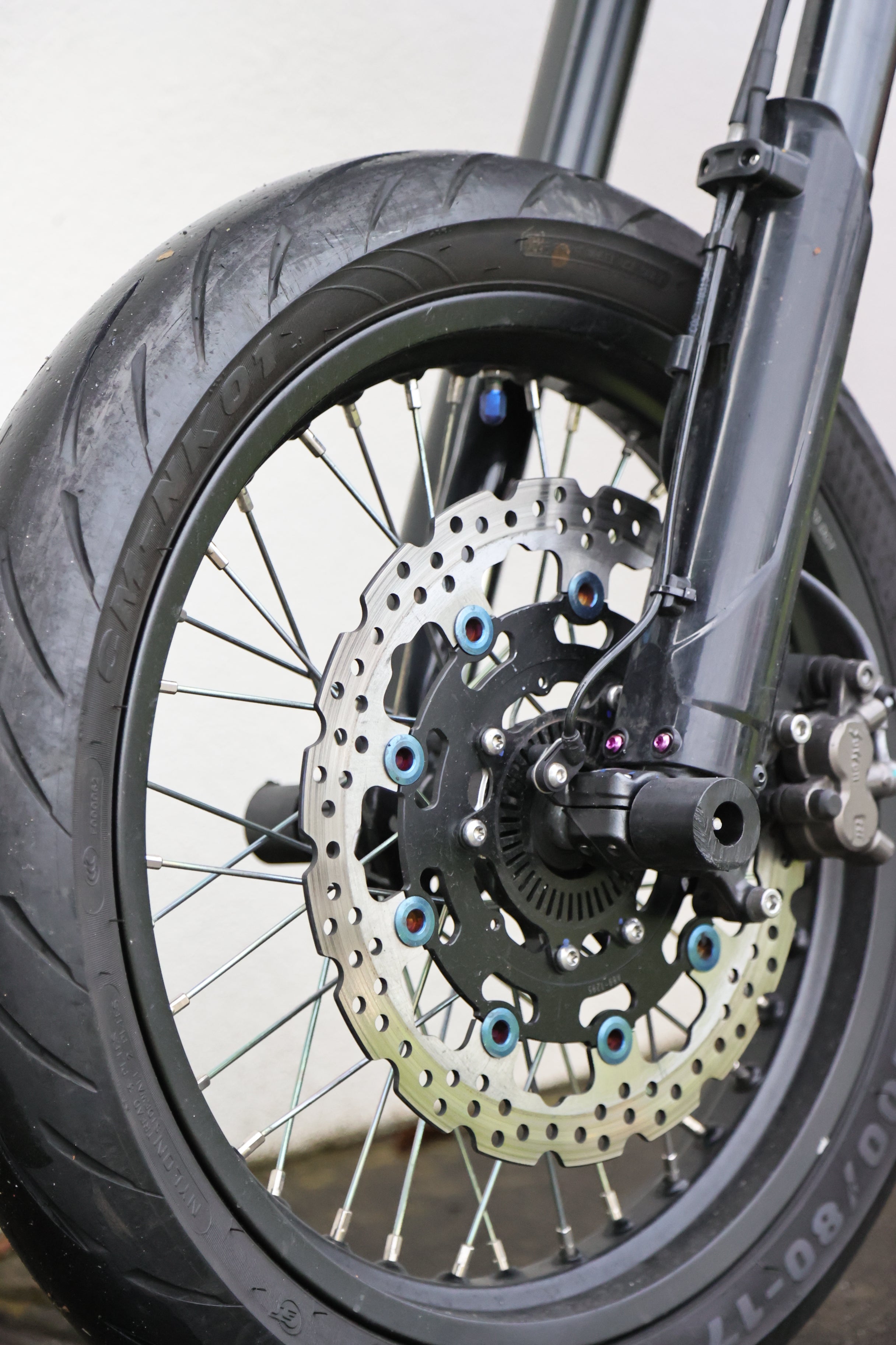 ULTRA BEE AXLE SLIDERS