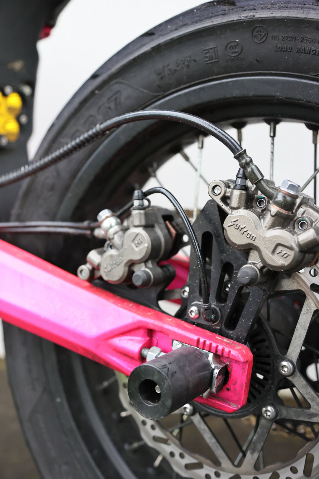 ULTRA BEE AXLE SLIDERS