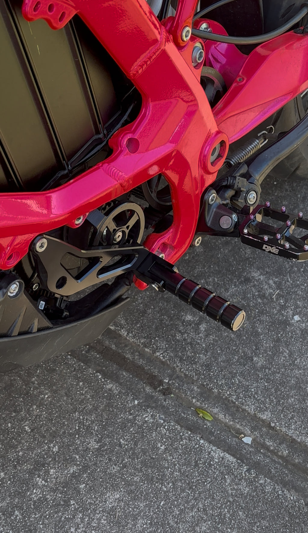 Ultra bee/ Light bee footlock